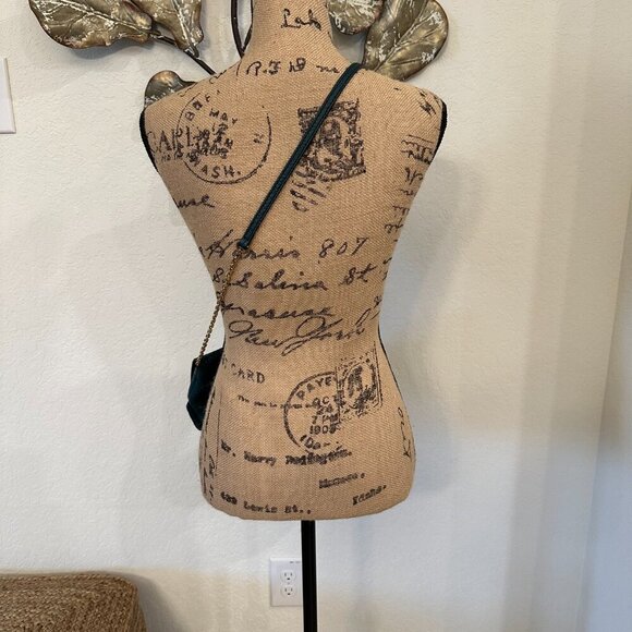 ✨ Burberry Mildenhall Crossbody Bag in Pebbled Leather - Deep Green ✨ - Picture 4 of 12